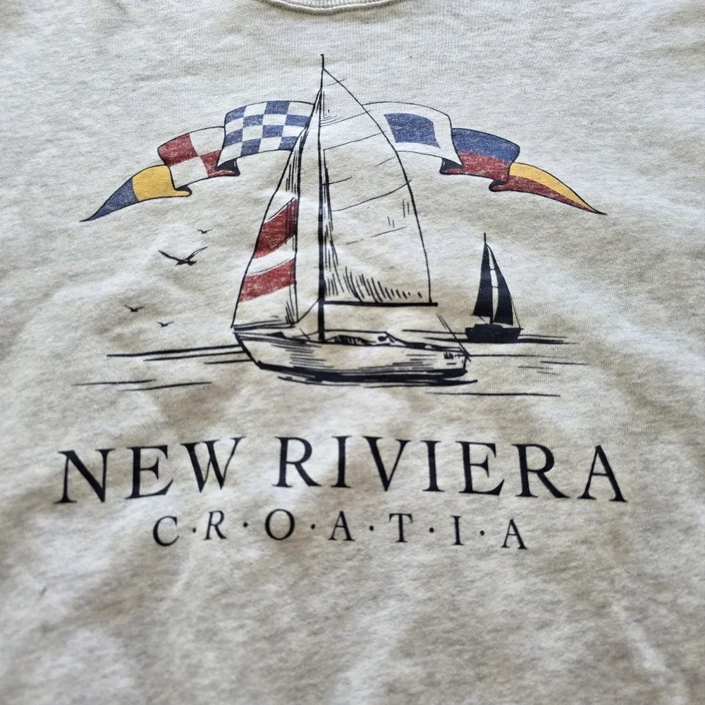 Hollister New Riviera Sailboat Crew Neck Size Medium